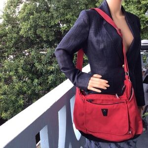 Delsey Paris Red Messenger Crossbody Shoulder Bag Multi-compartment Organizer
